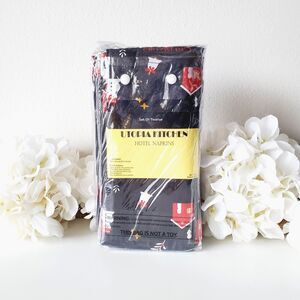 Utopia Kitchen Hotel Napkings Christmas Set of 10 NWT